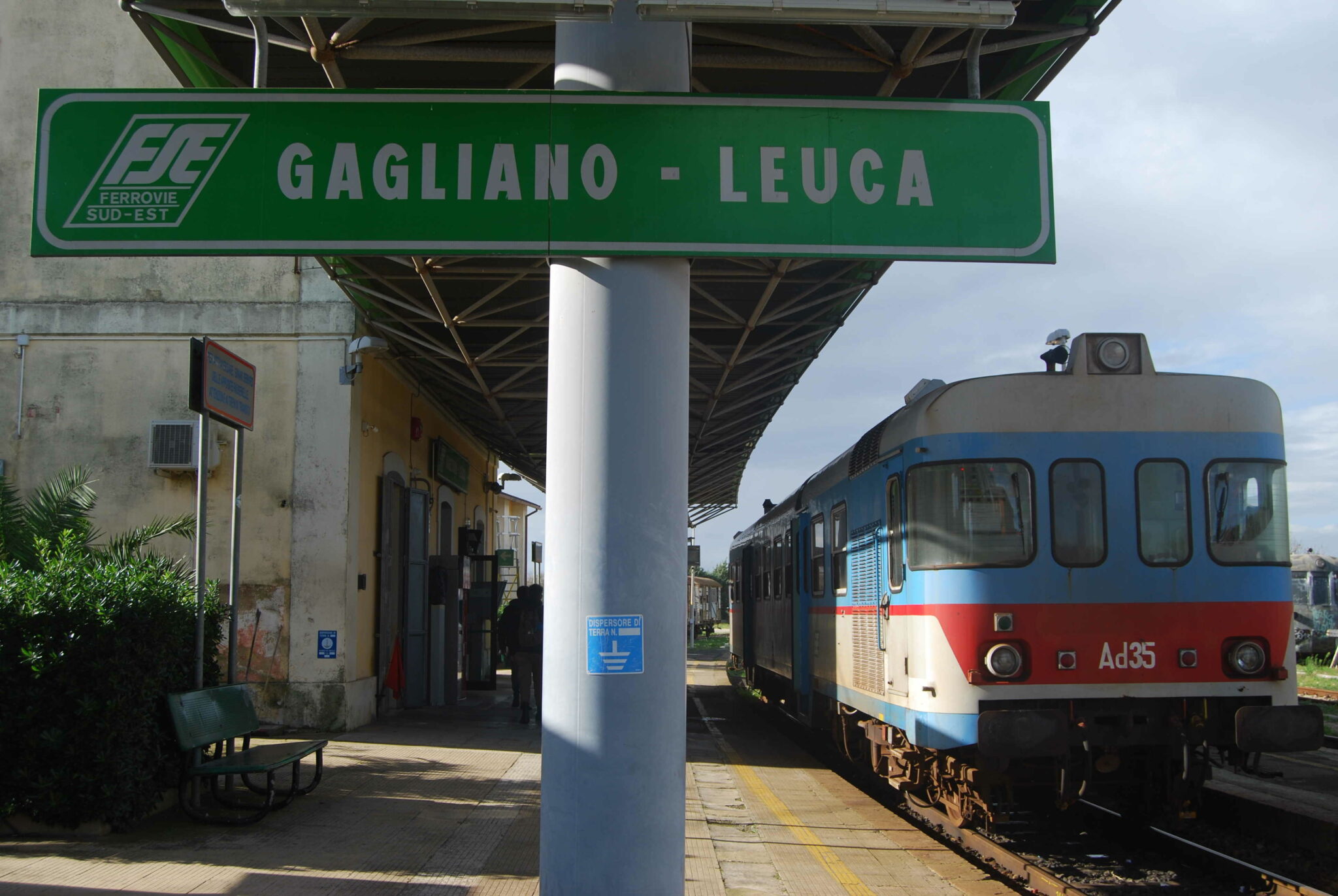 travel puglia by train